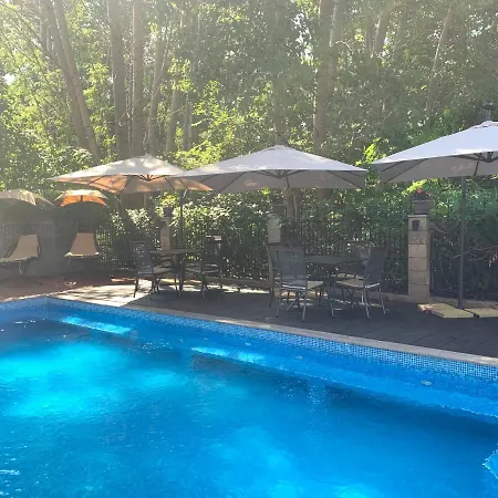 Park And Pool Family מלון נסבר